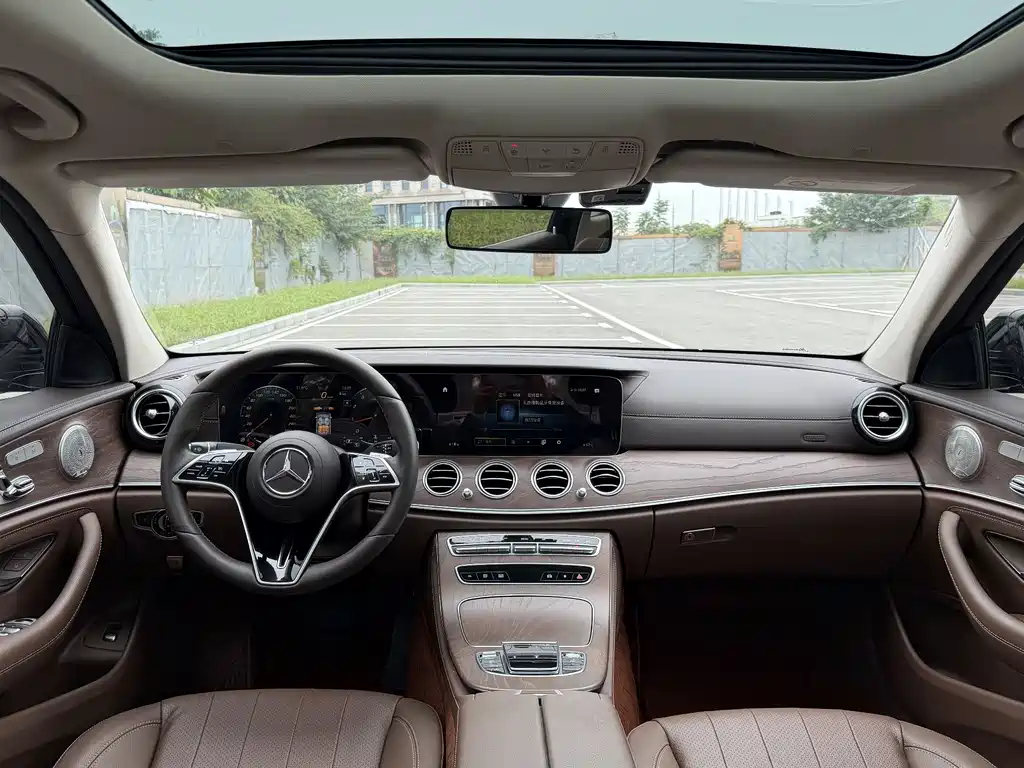 Mercedes-Benz E-Class — миниатюра 3