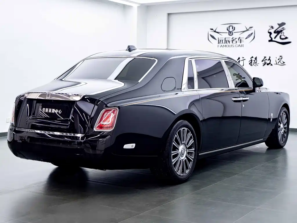 ROLLS-ROYCE PHANTOM