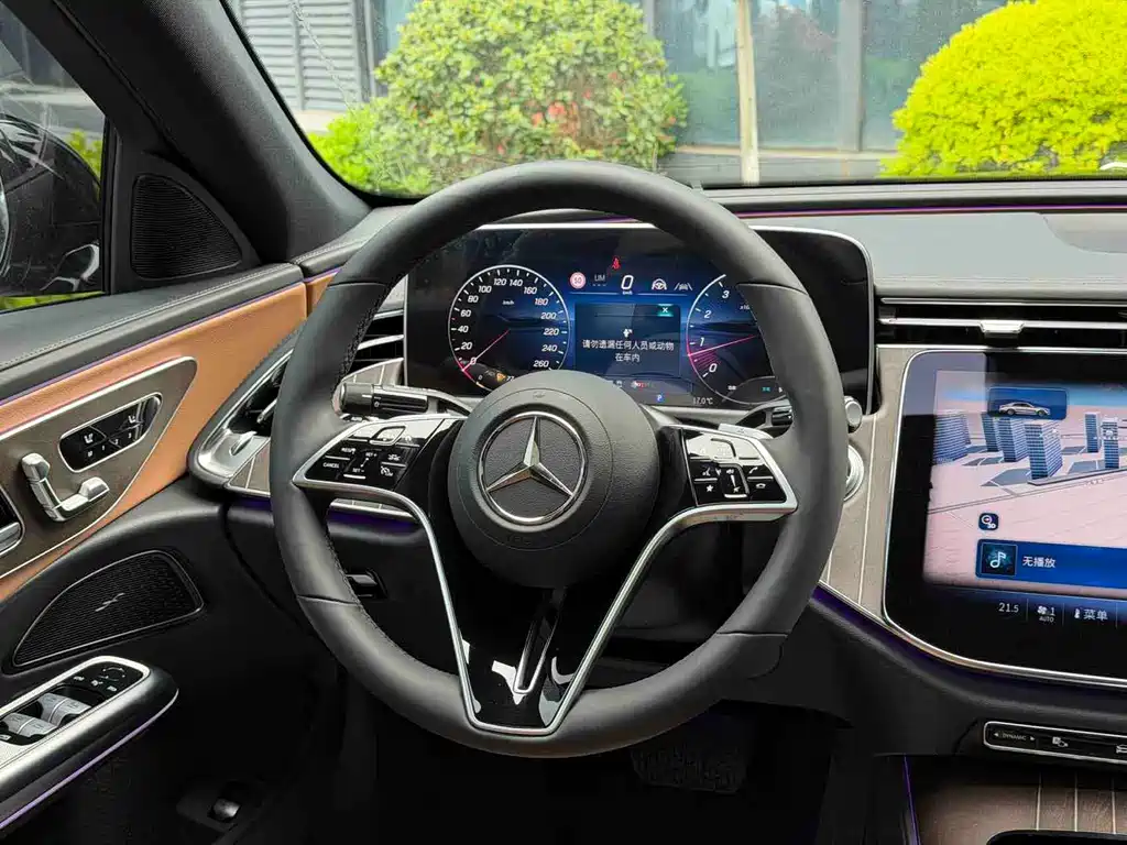 Mercedes-Benz E-Class E 2025 E 300 L Fashion