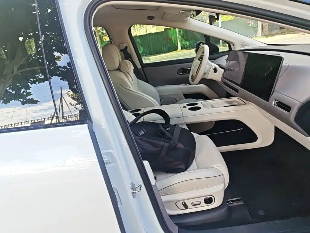 Li Auto Li i8 — миниатюра 25