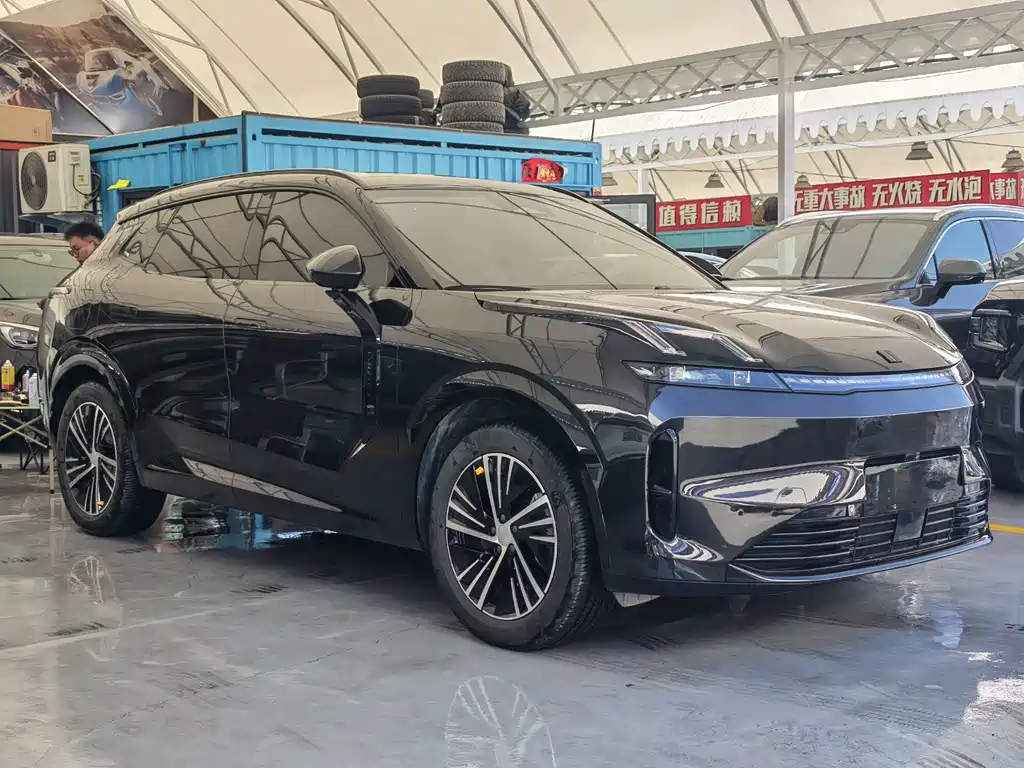 Lynk & Co 08 EM-P — миниатюра 3