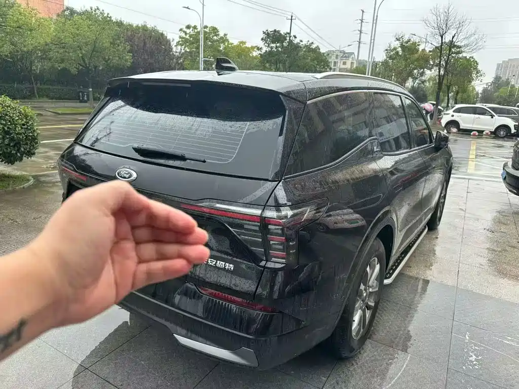 Ford Edge — миниатюра 3
