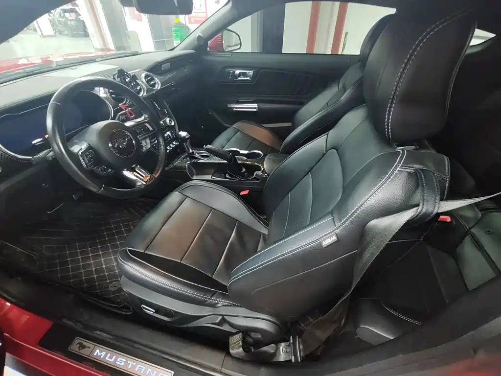 Ford Mustang — миниатюра 4