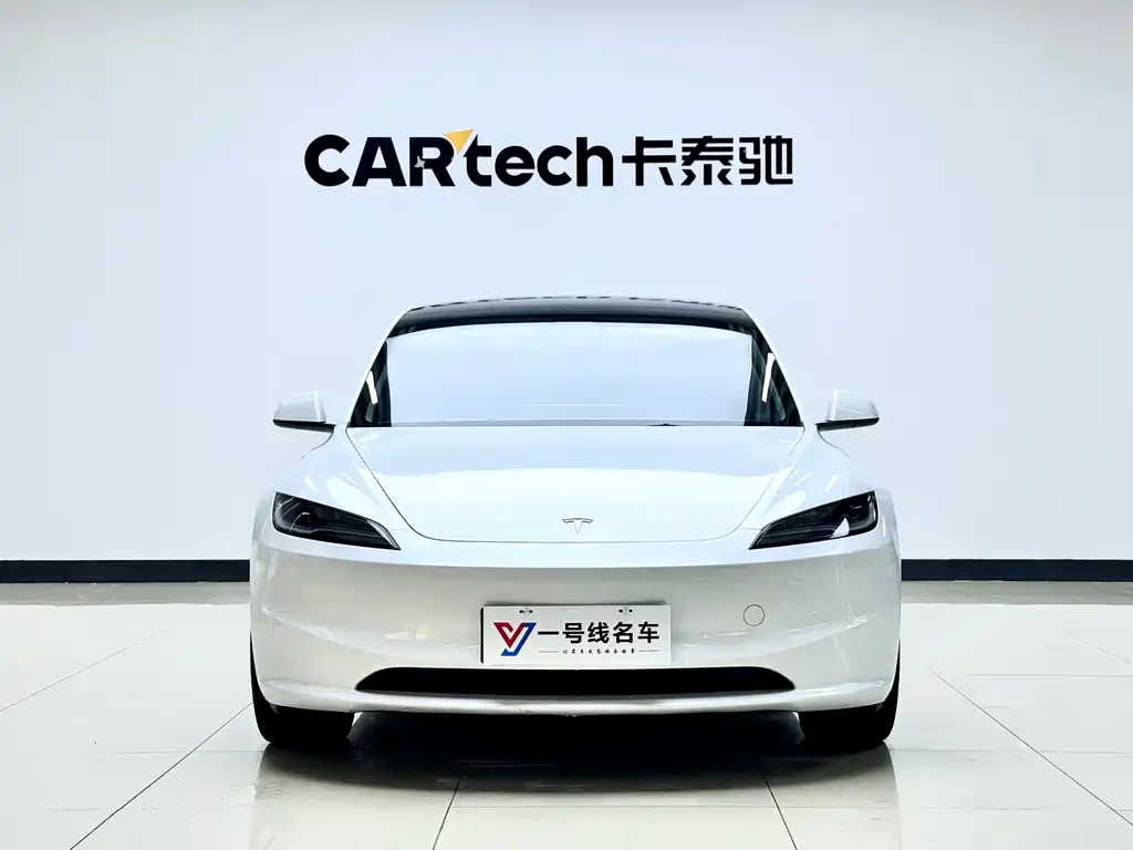 Tesla Model 3 2024