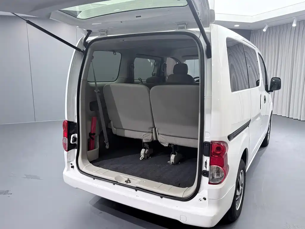 Nissan NV200 — миниатюра 19