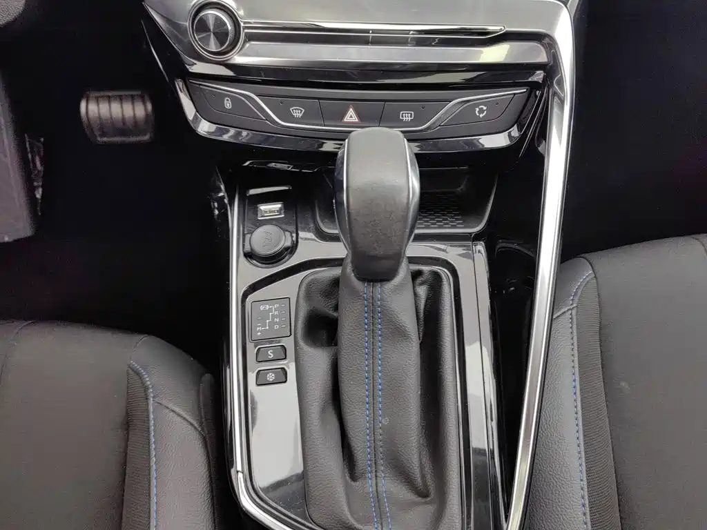 Peugeot 308 — миниатюра 13