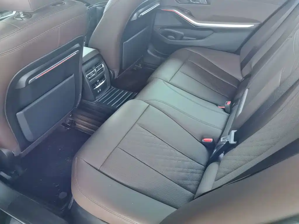 BMW 3 Series — миниатюра 17
