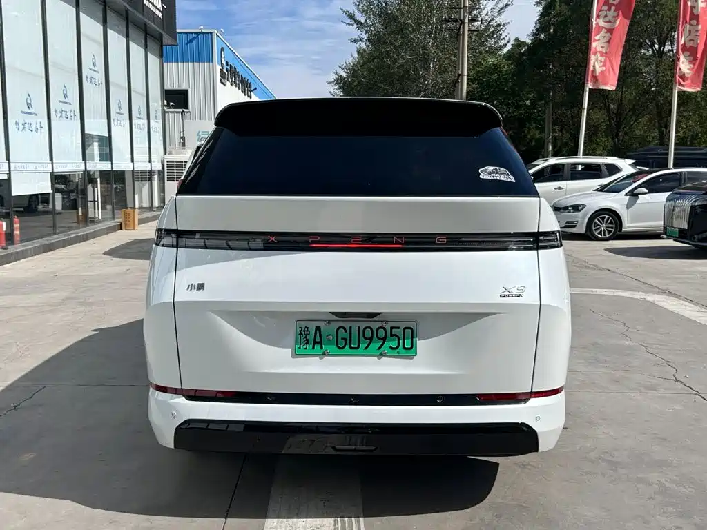 XPeng X9 — миниатюра 4