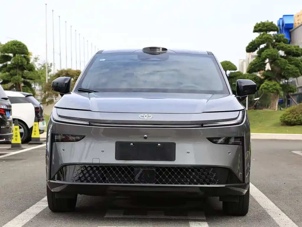 Toyota bZ3X — миниатюра 2