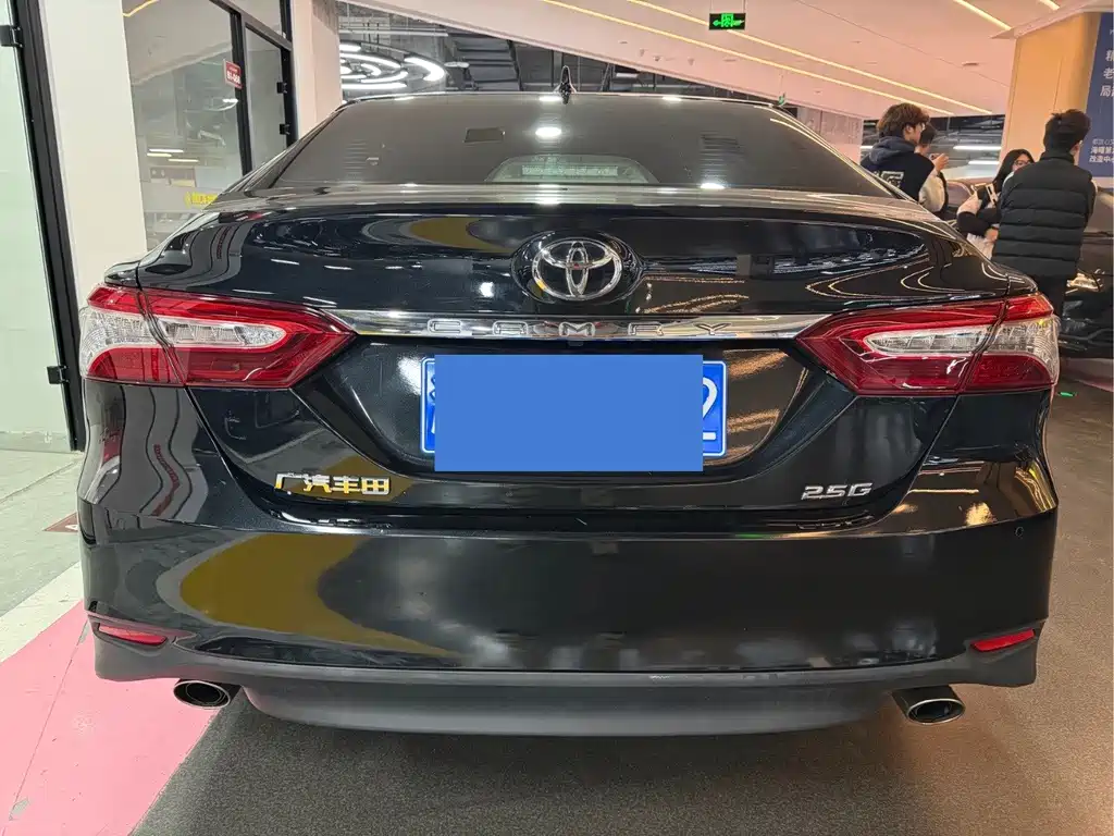 TOYOTA CAMRY