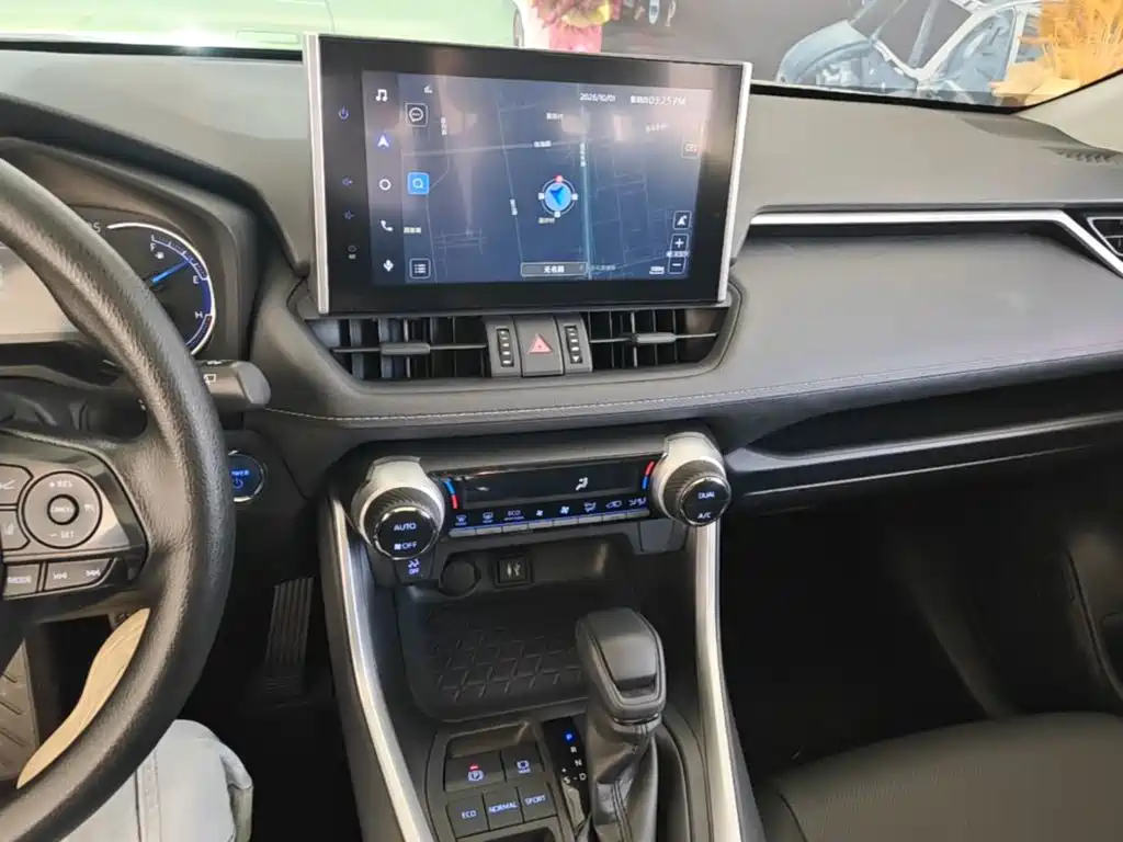 Toyota RAV4 — миниатюра 13