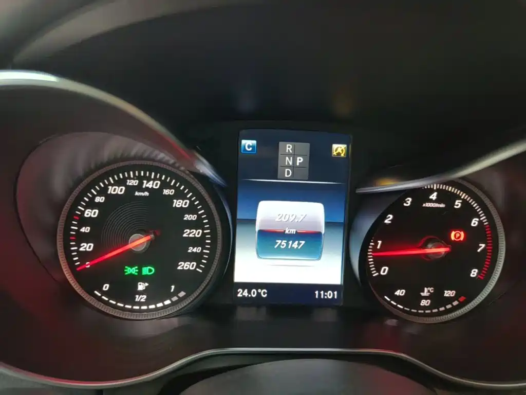 Mercedes-Benz C-Class — миниатюра 12