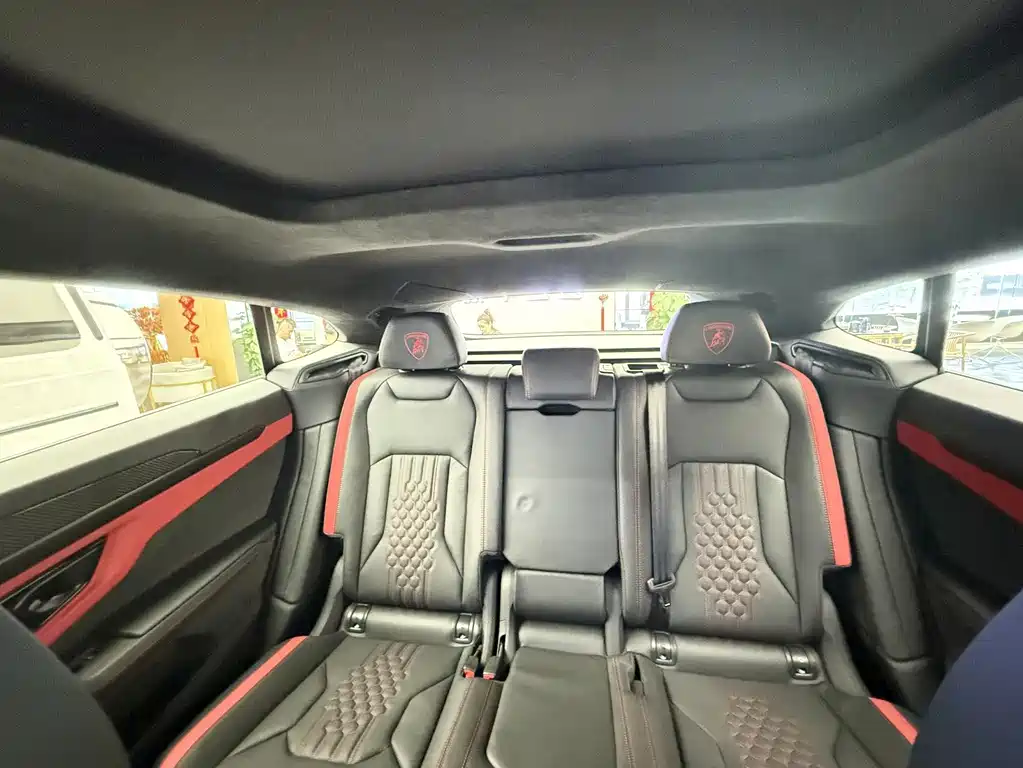 Lamborghini Urus SE — миниатюра 10