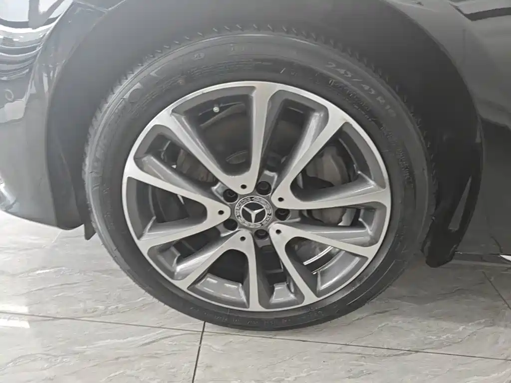 Mercedes-Benz E-Class — миниатюра 23