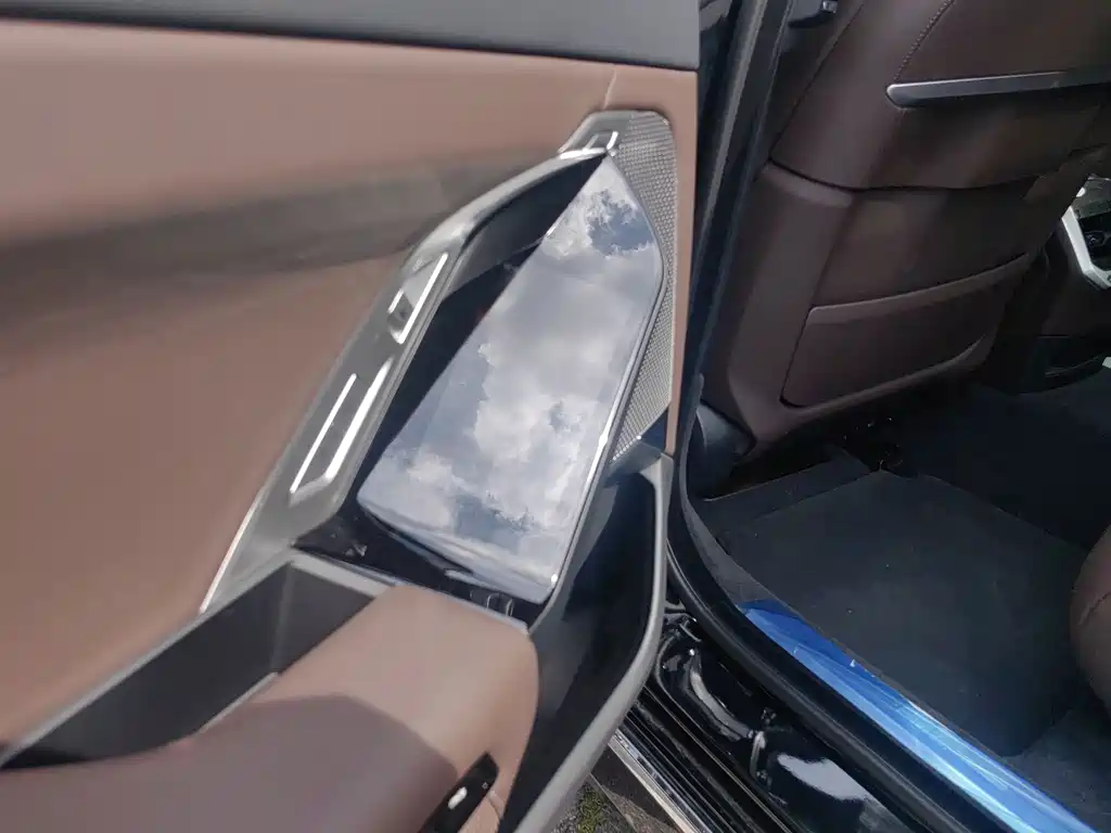 BMW i7 — миниатюра 16