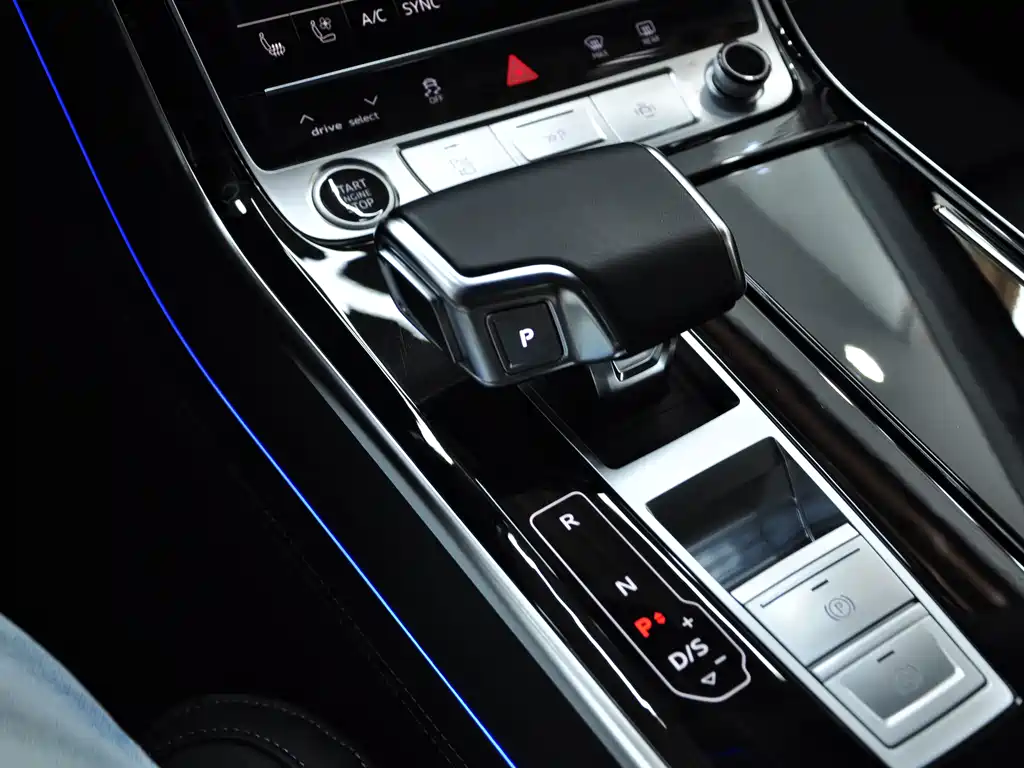 Audi A8 2023 — фото 10