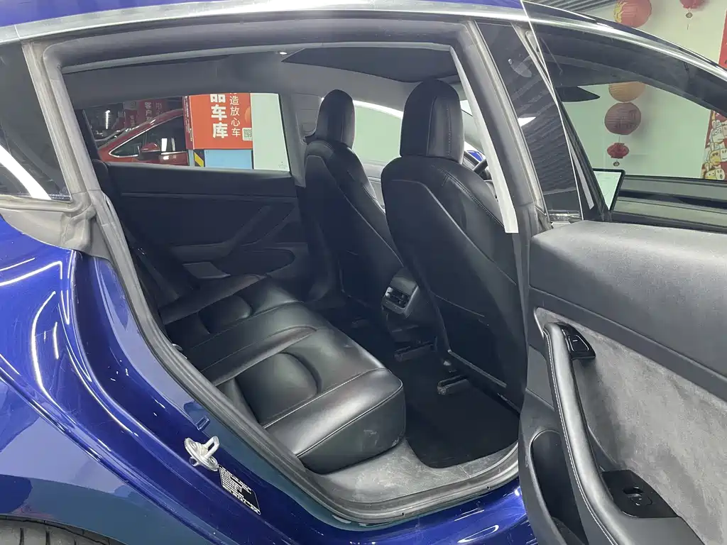Tesla Model 3 — миниатюра 16