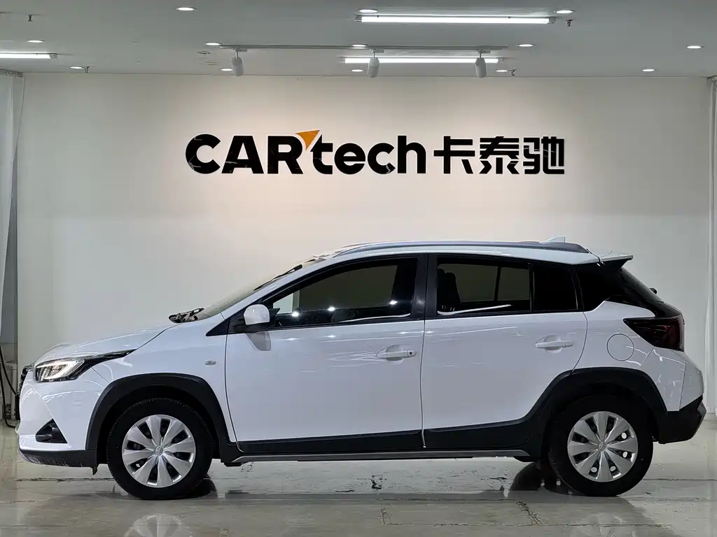Toyota Yaris L - фото 7