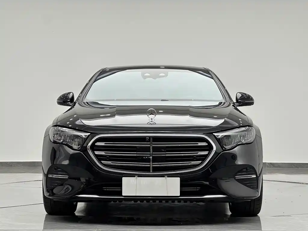 Mercedes-Benz E-Class — миниатюра 3