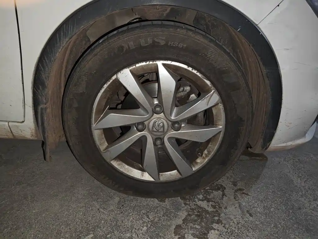 Baojun 310W — миниатюра 8
