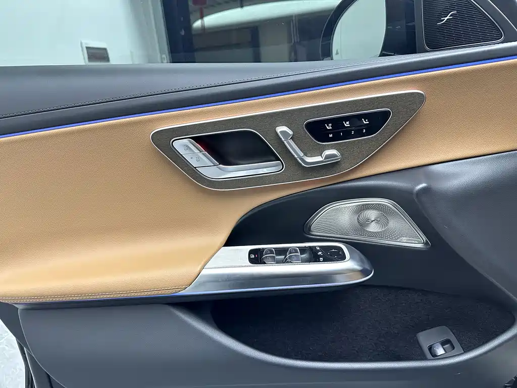 Mercedes-Benz E-Class — миниатюра 21