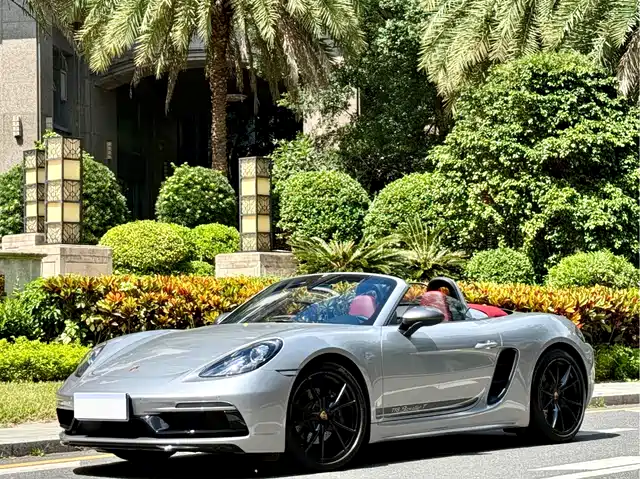 PORSCHE 718 2024
