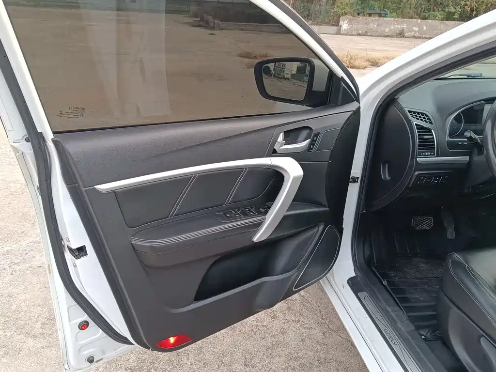 Geely Emgrand — миниатюра 6