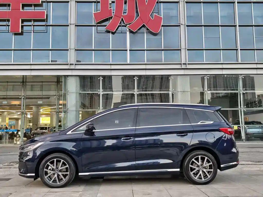 BYD Song Max DM-i 2022 — фото 4