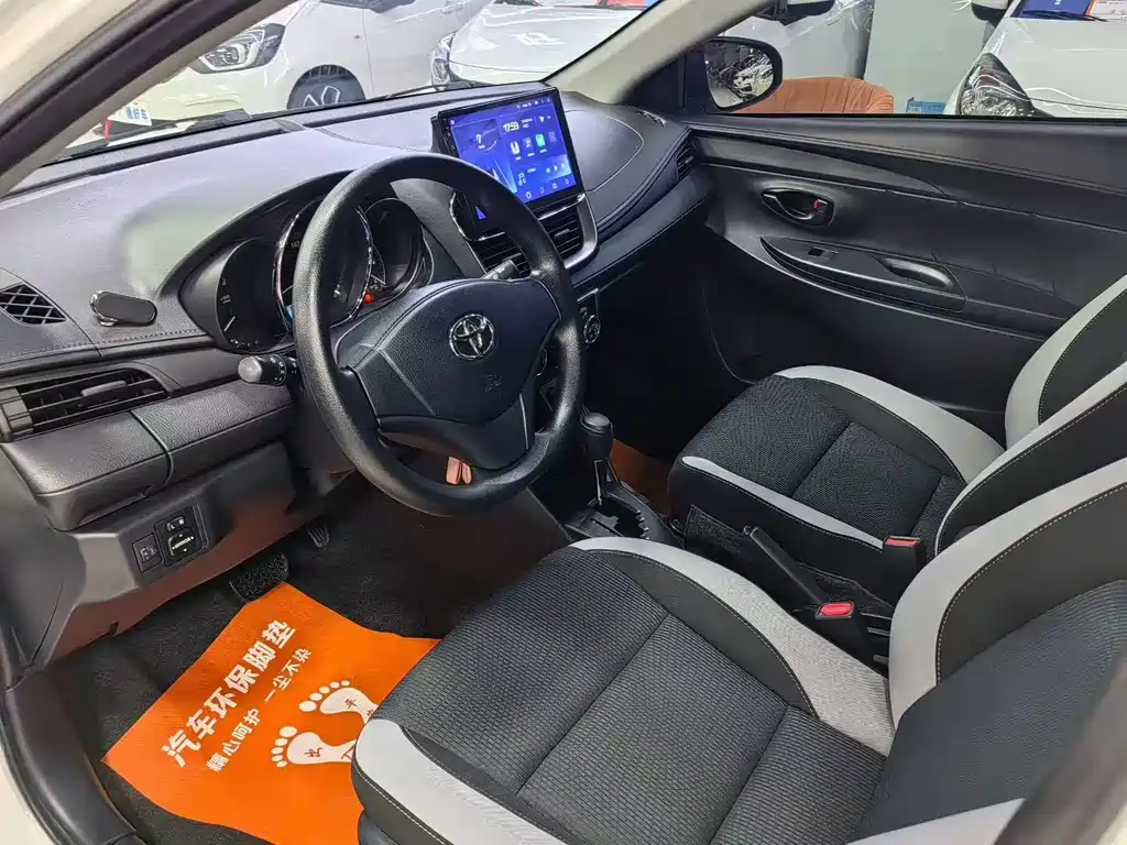 Toyota Yaris L — миниатюра 3