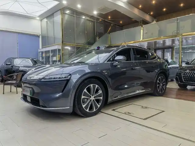 AITO WISDOM WORLD R7 2025