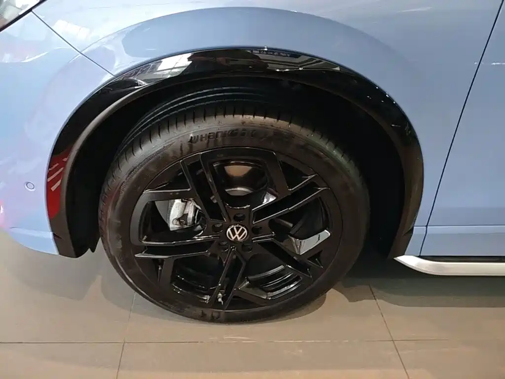 Volkswagen Tiguan L — миниатюра 23