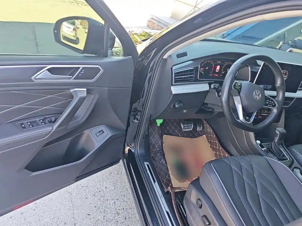 Volkswagen Tiguan L — миниатюра 16