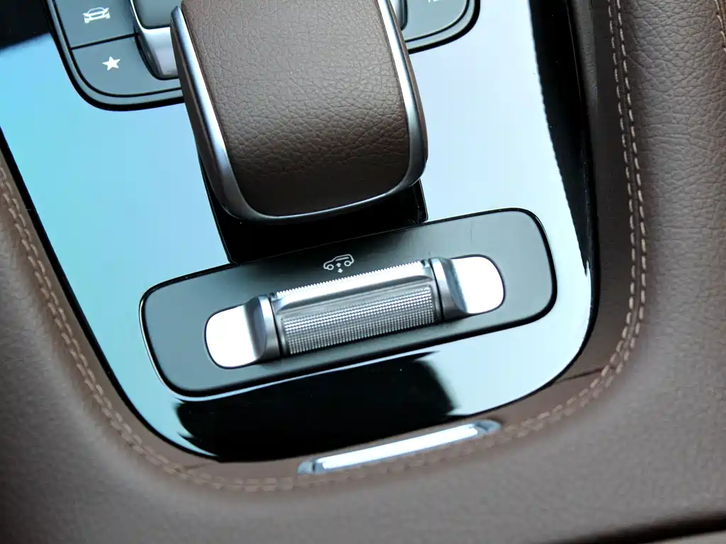 Mercedes-Benz GLE (Import) — миниатюра 12