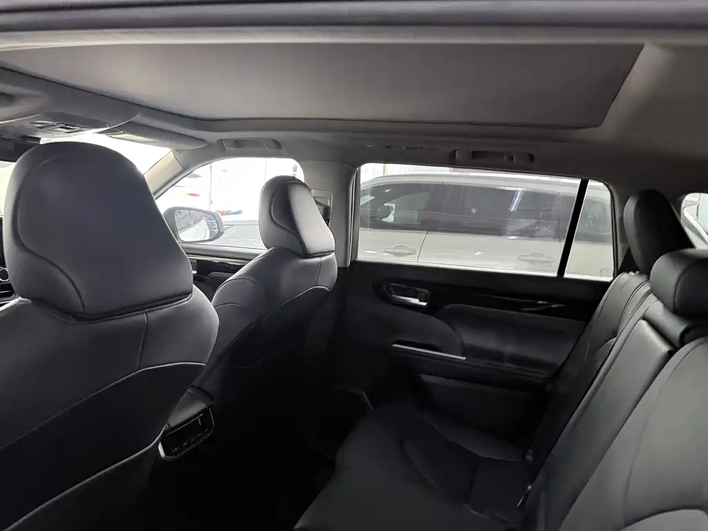 Toyota Highlander — миниатюра 12