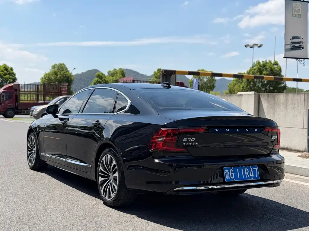 Volvo S90 — миниатюра 13