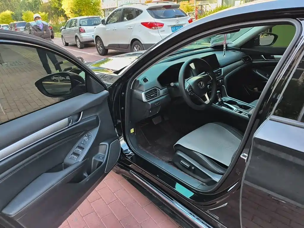 Honda Accord 2022 — фото 12