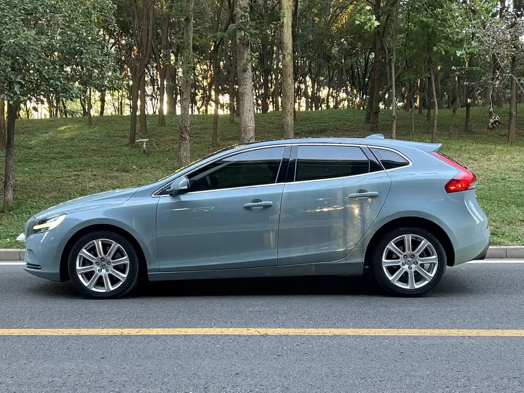 Volvo V40 — миниатюра 3