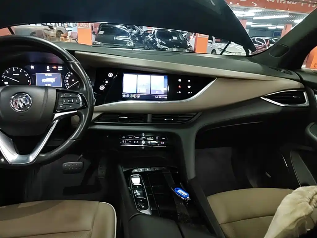 Buick Enclave — миниатюра 13