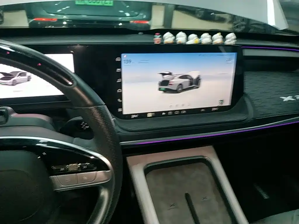 XPeng P7 — миниатюра 10