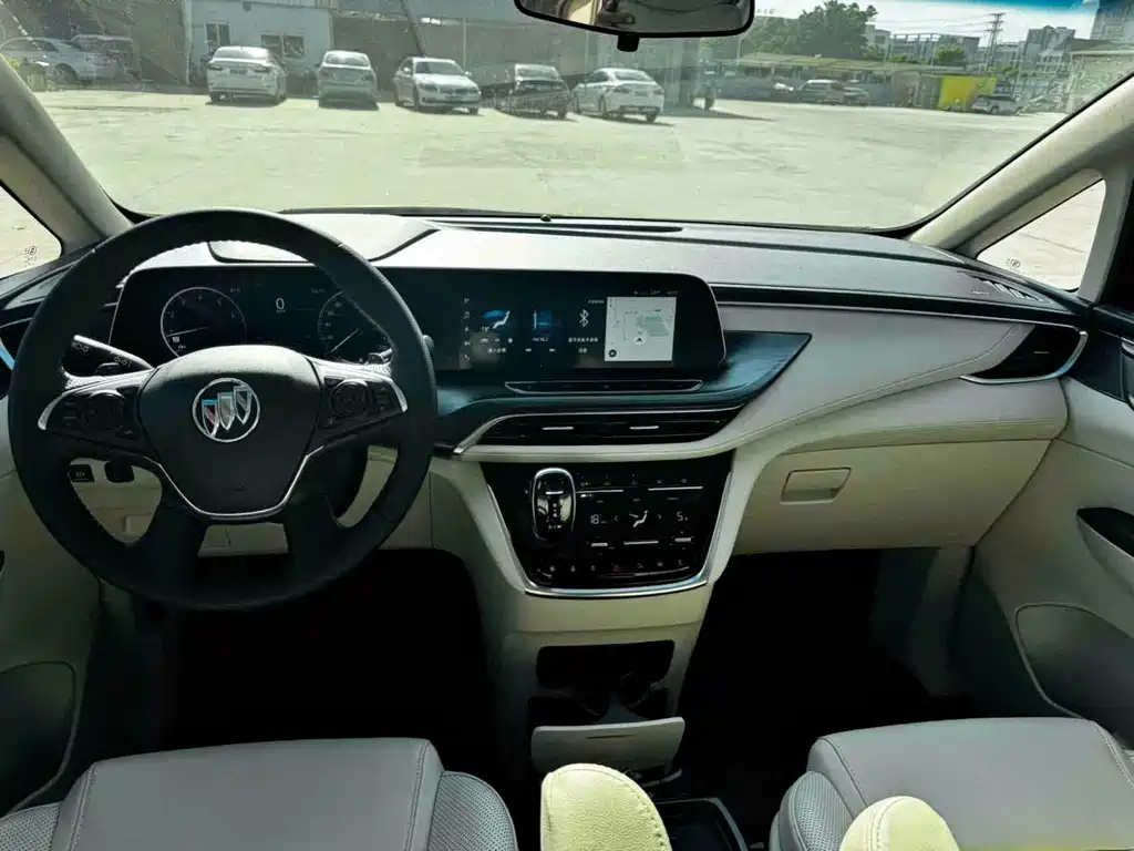 Buick GL8 — миниатюра 9
