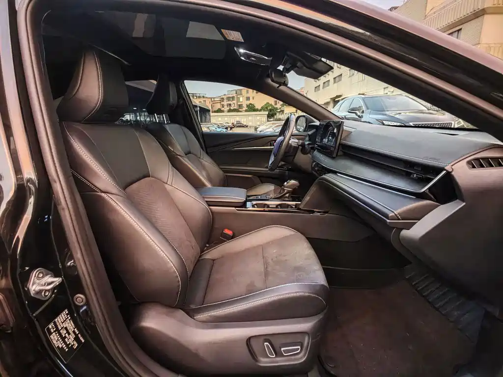 Toyota Camry — миниатюра 17