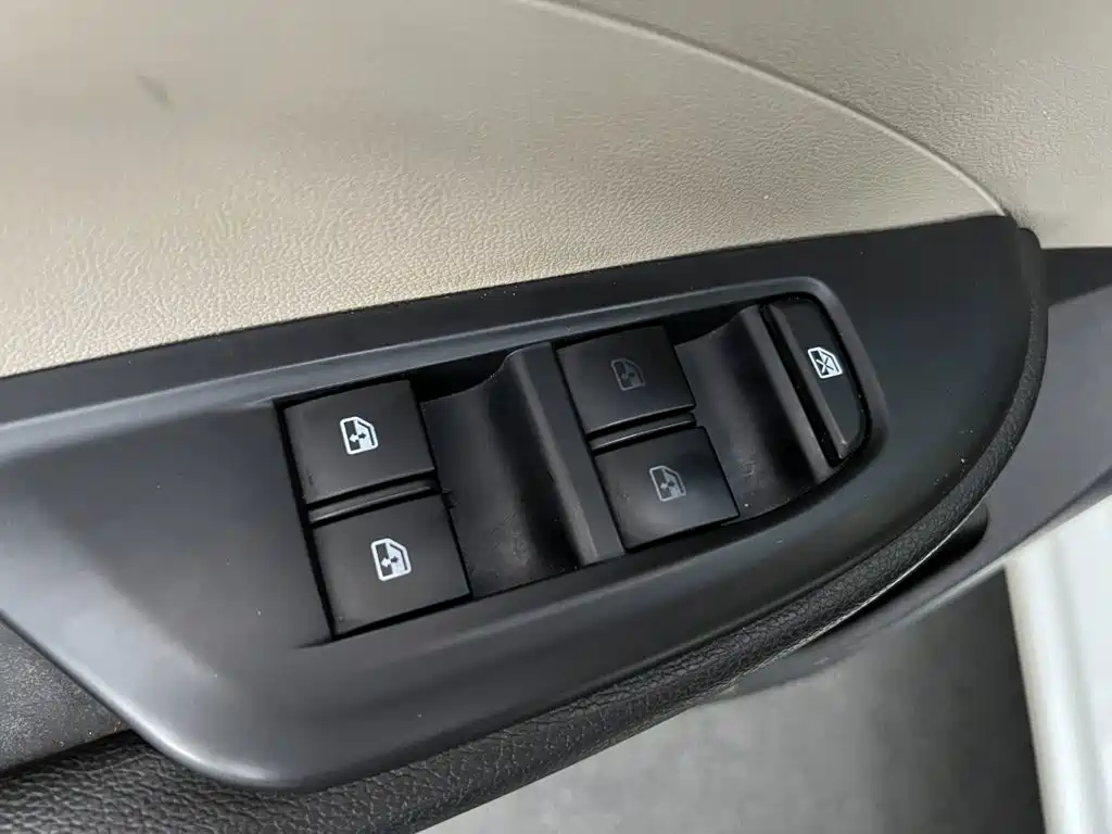 Buick Excelle — миниатюра 7
