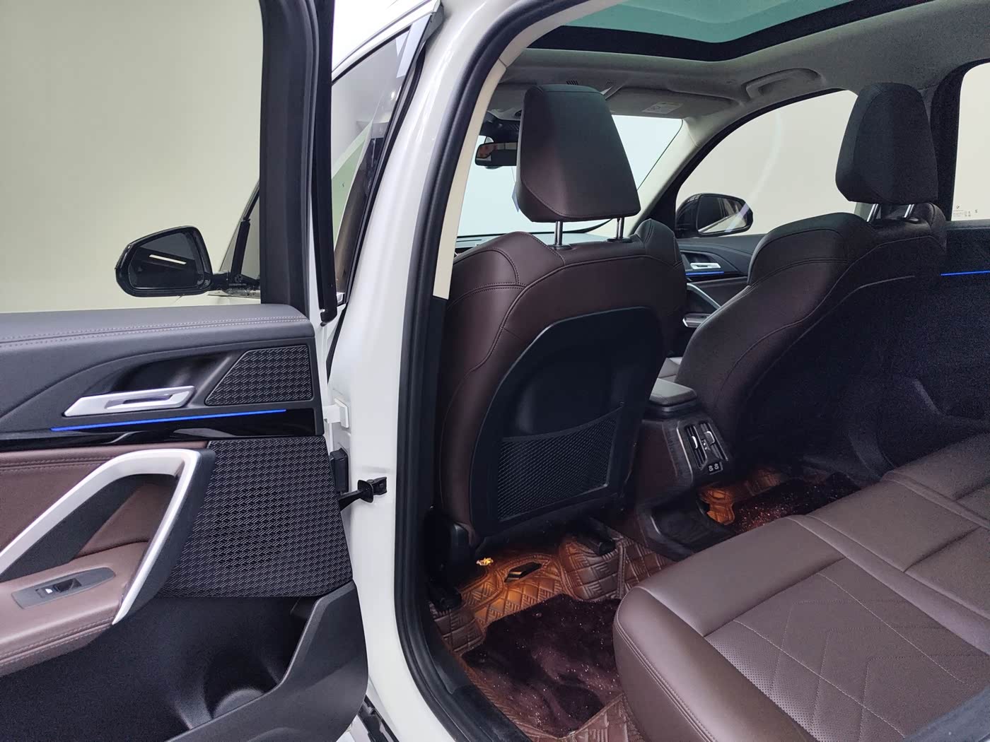 BMW X1 1.5 л 2023 г. Белый, пробег 31000 км