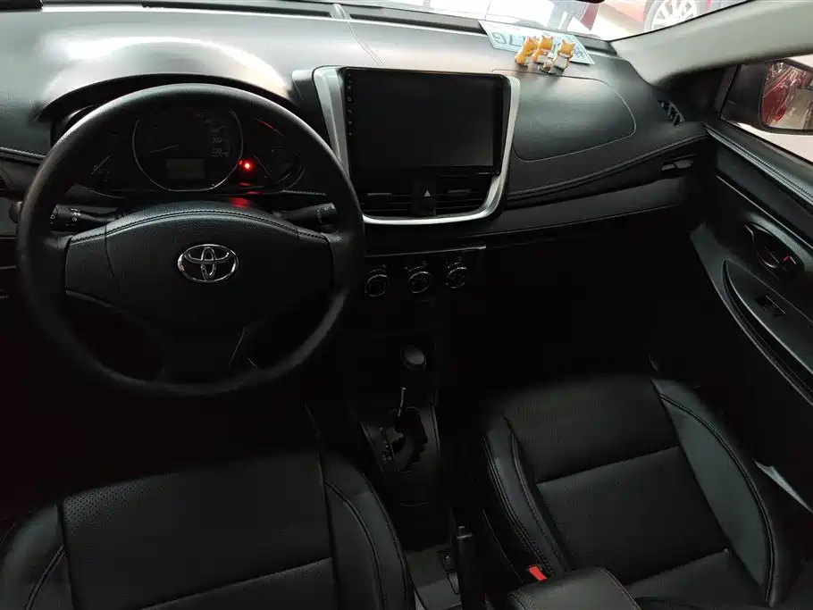 TOYOTA YARIS L TO ENJOY