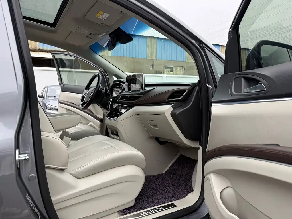 Buick GL8 — миниатюра 9