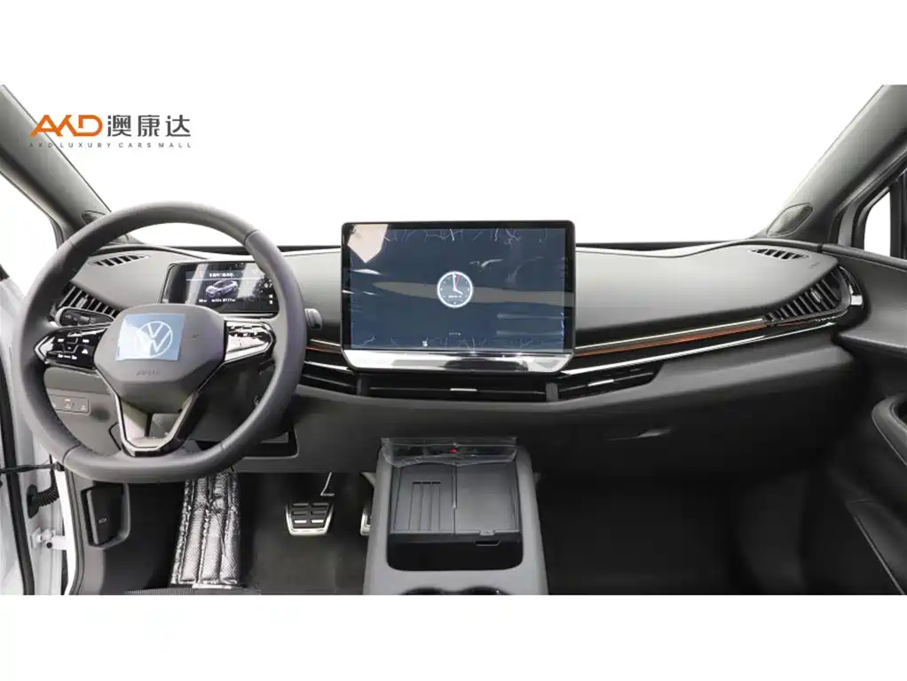 VOLKSWAGEN WITH THE CROWD 06