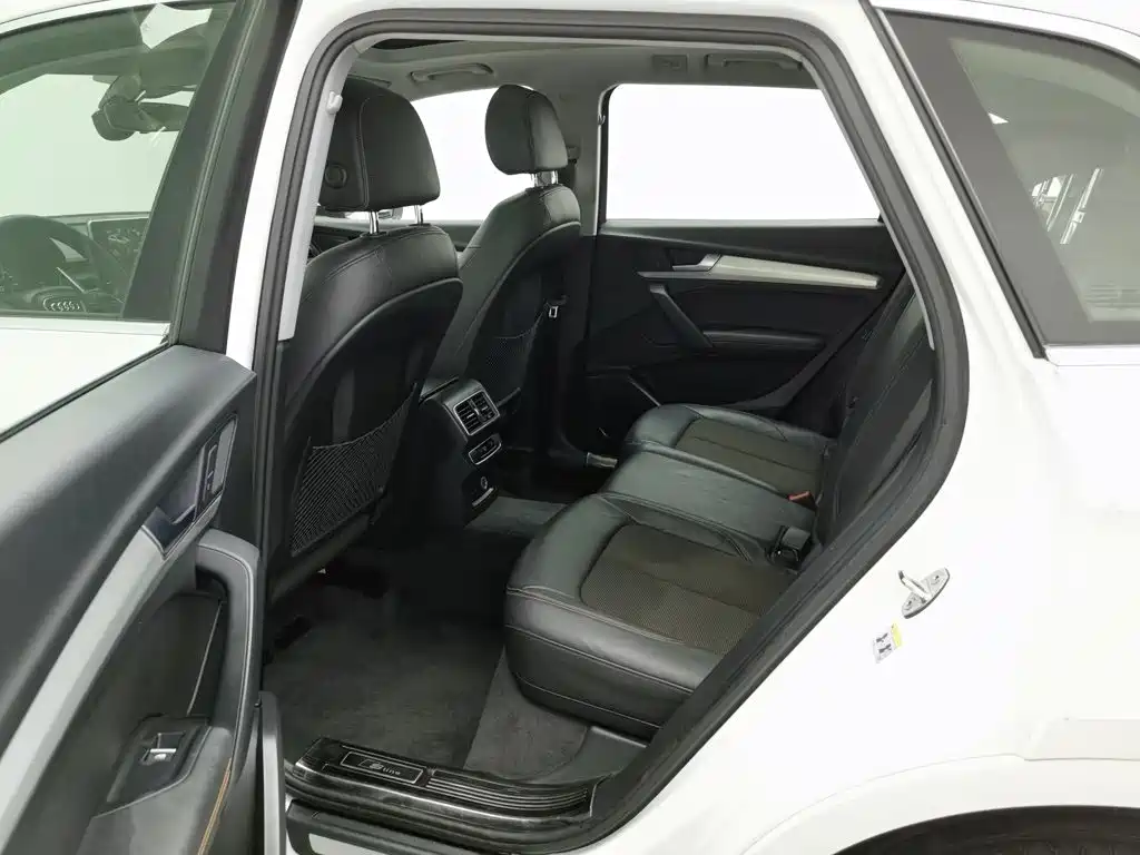 Audi Q5L — миниатюра 15