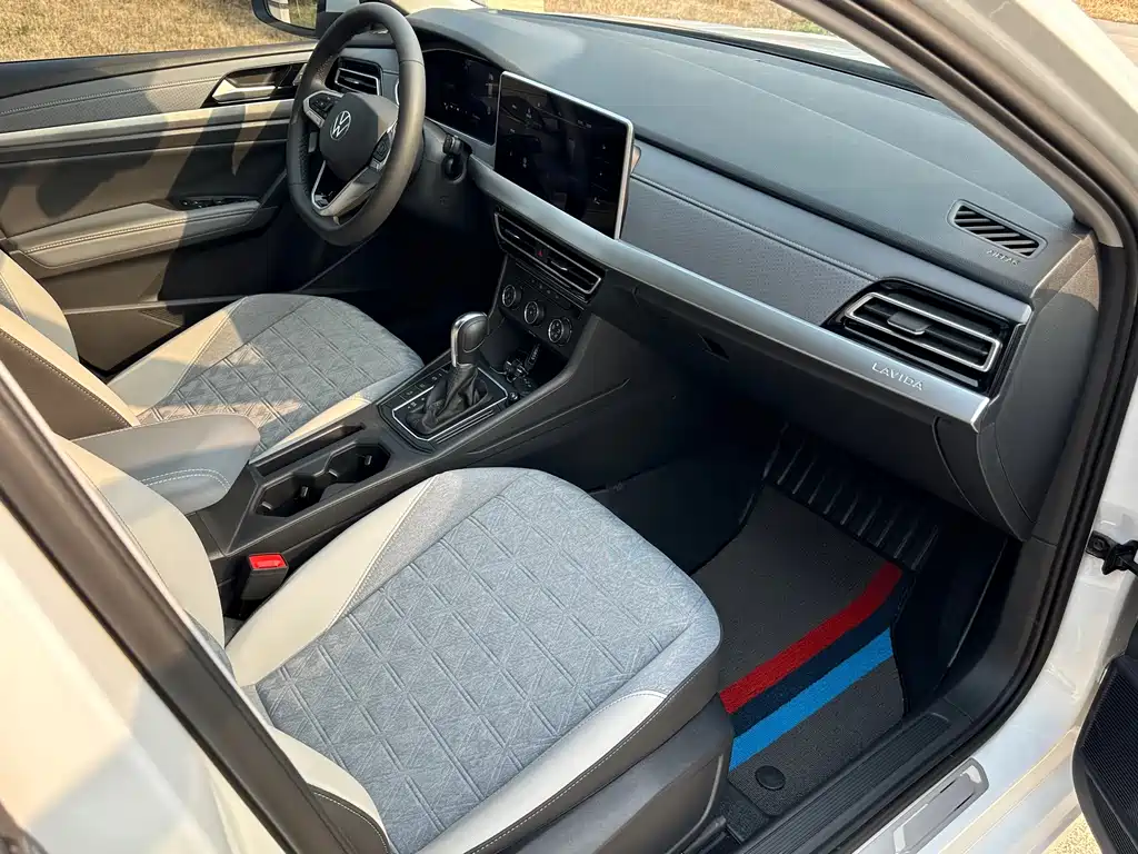 Volkswagen Lavida — миниатюра 14