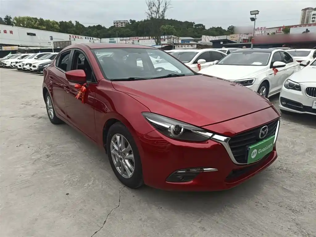 Mazda Mazda3 3 2017 1.5L AT Luxury V