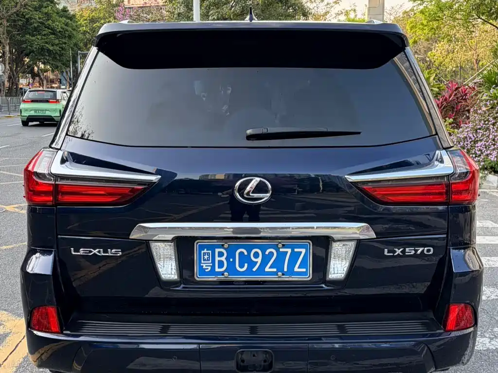 LEXUS LX